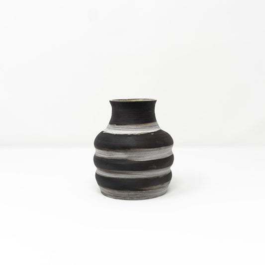 Obsidian curvy vase